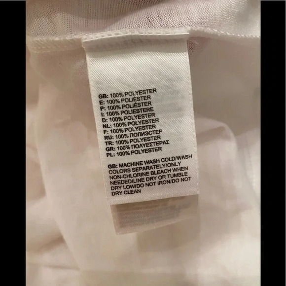 The North Face Logo Play White T-Shirt - Picture 3 of 5